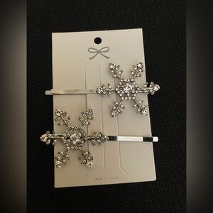 Set of 2 large Silver Snowflake Hair Clips.